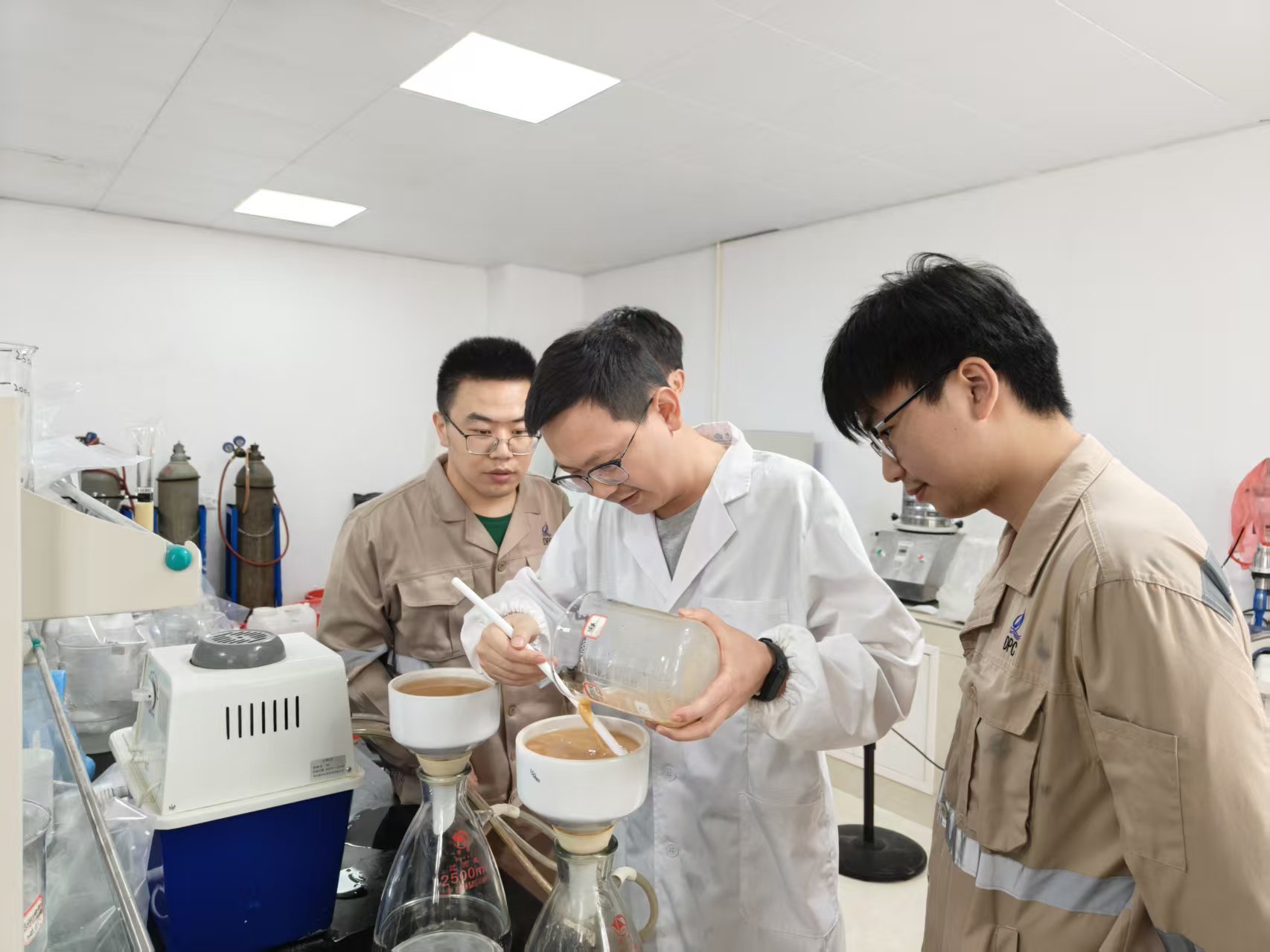 扎根锂业，攻坚路上让&ldquo;锂&rdquo;想花开｜大满贯PG锂业研发部90后工程师徐苗